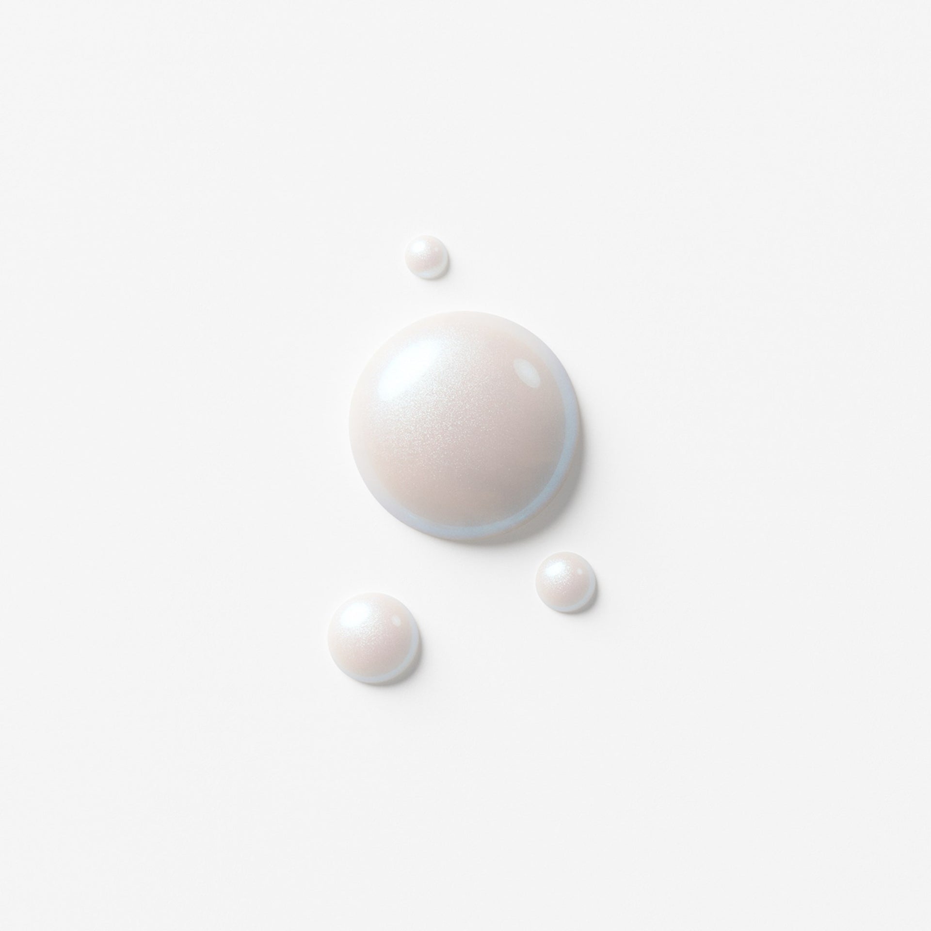 Alûstre Packshot Droplet 016P TOP COAT 01